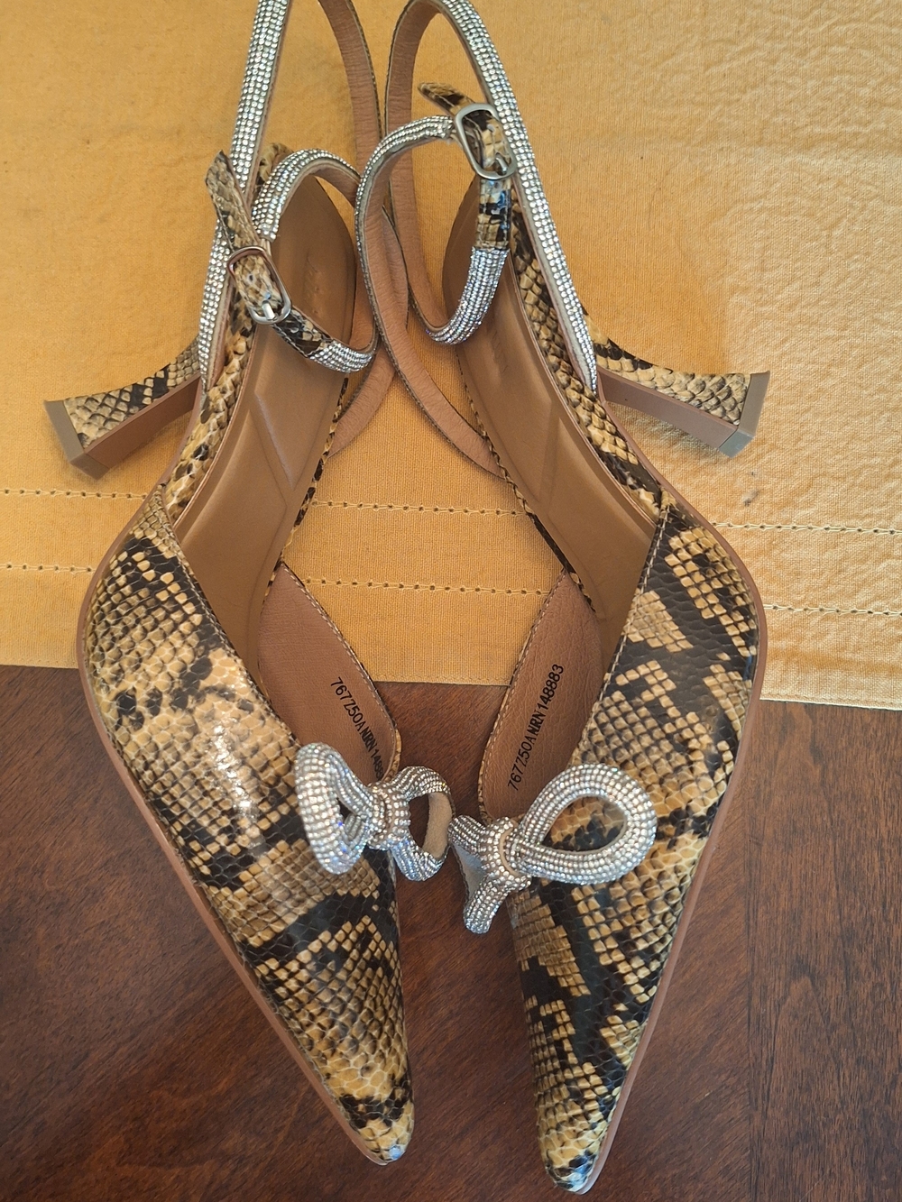 Bibi Lou Bling Pointed Toe Heels Crystal Bow Sz 38